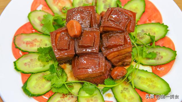 大厨揭秘,红烧肉最好吃的家常做法,肥而不腻香四溢